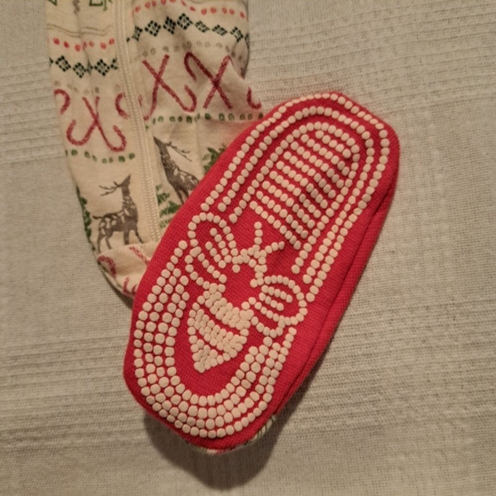 Burt's Bees Baby 12 months holiday 1 piece footie pajama, snowfkakes, NWT - Picture 2 of 7